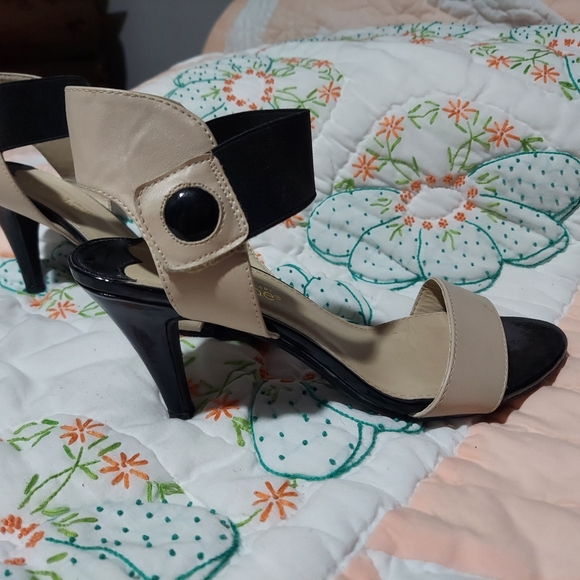 MADELINE STUART, MARCIE Black & Tan Strappy Sandal Heels, Size 8.5 - Picture 8 of 12